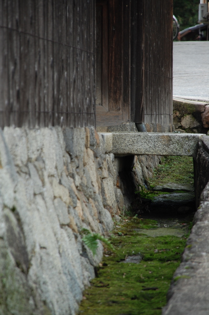 続く
