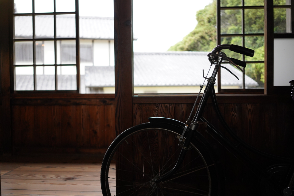 教室と自転車