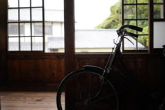 教室と自転車