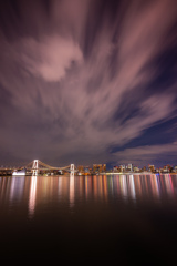 襲い掛かる雲