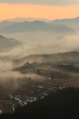 里山明ける