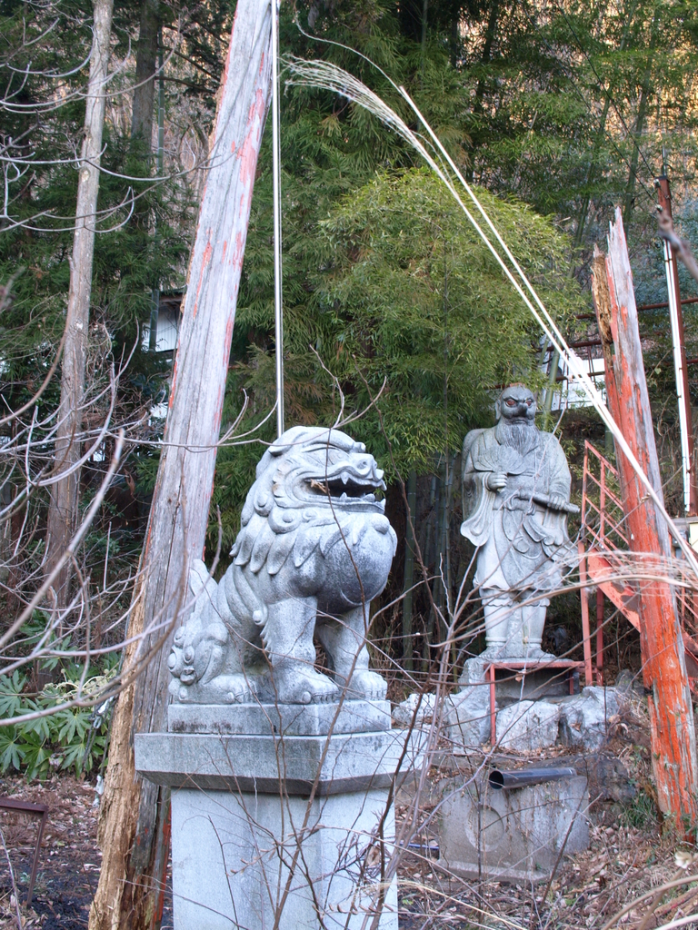 朽ちた神社