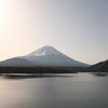 本栖湖と富士山１