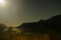 星降る湖フューチャリング月