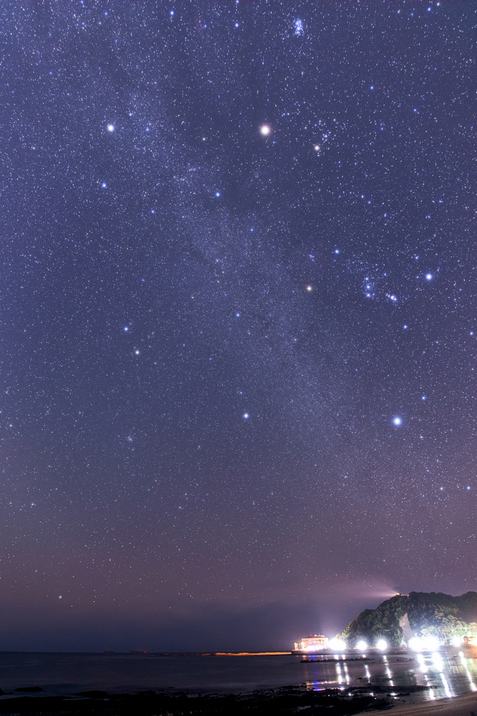 海辺から見る冬のダイヤモンドと火星