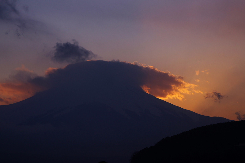 焼ける笠雲