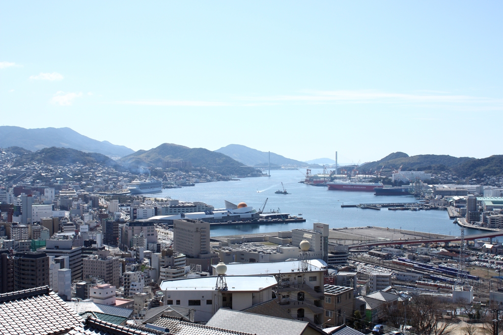 青空と長崎港