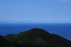 澄み切った空と日本海