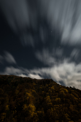 駆け足な秋夜雲