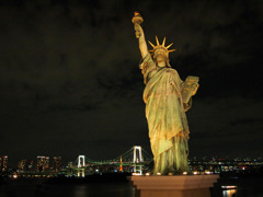 自由の女神　夜景