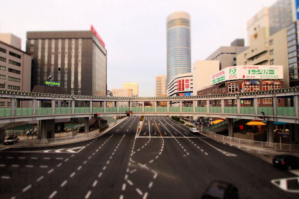 新横浜駅前