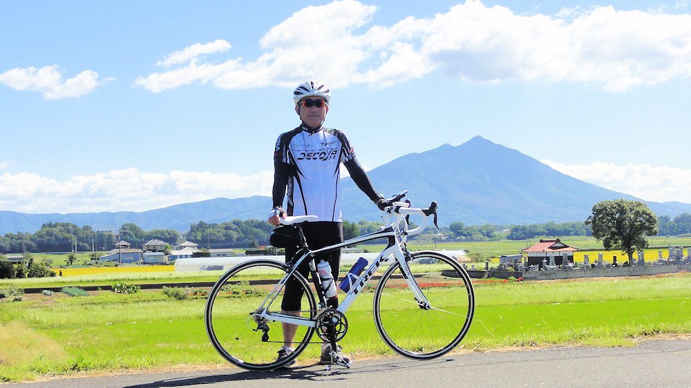 筑波山をバックに