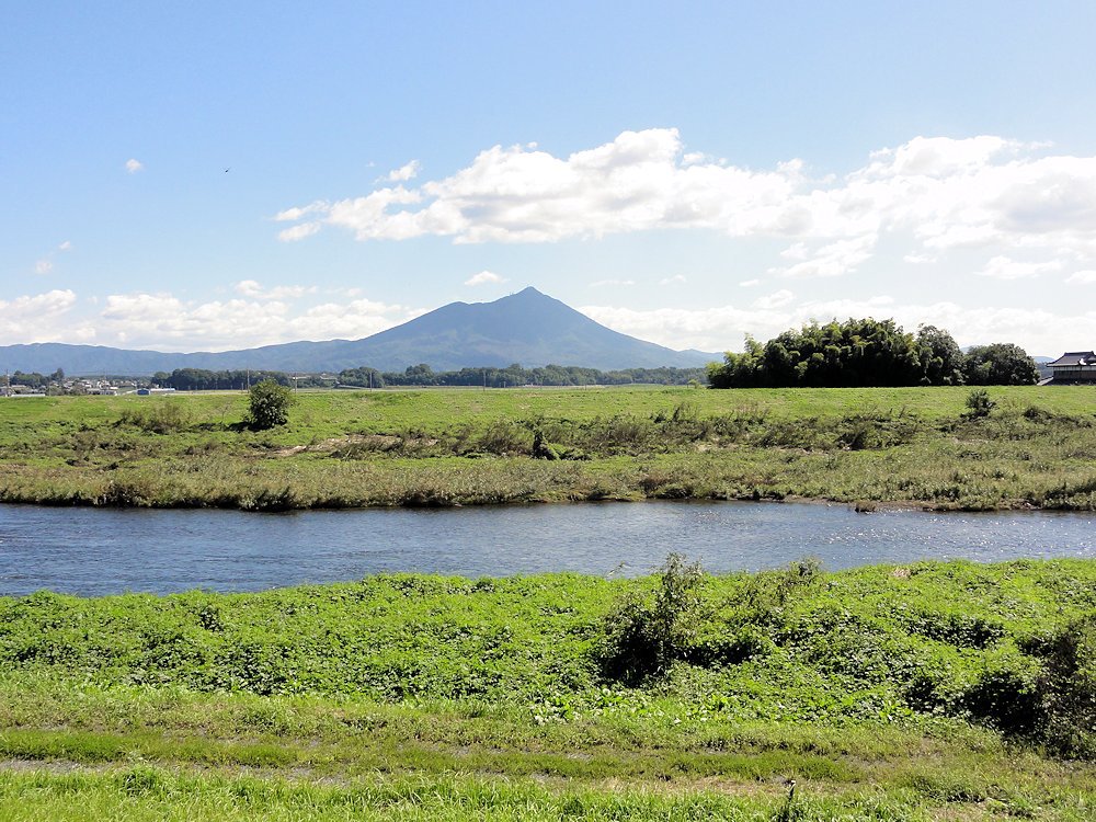 小貝川から見た筑波山