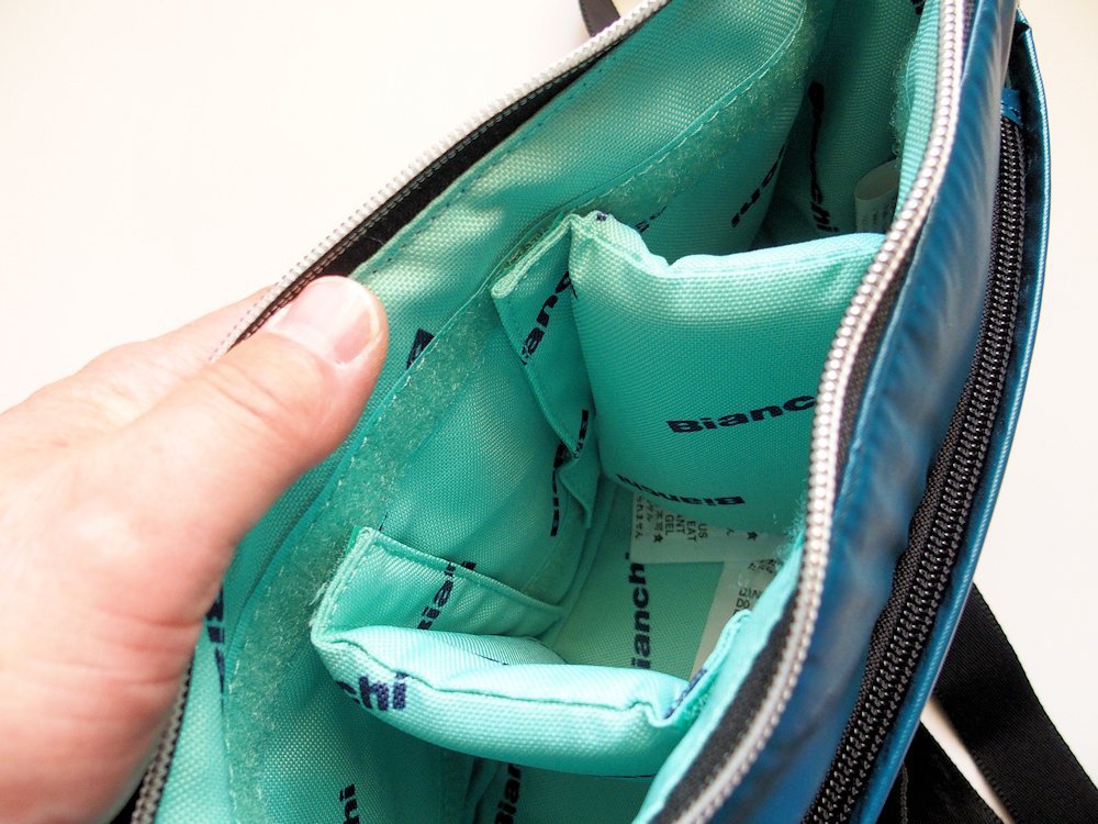 内装カラーはチェレステ