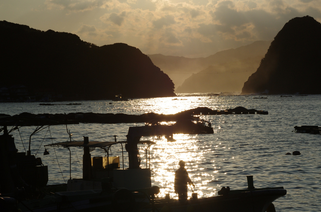 さと海の夕景