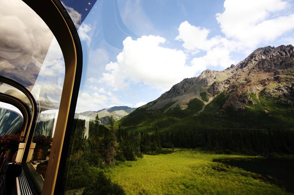 アラスカ鉄道車内より