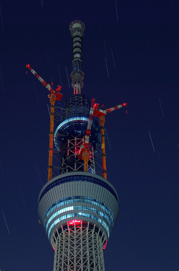 スカイツリーと星の軌跡