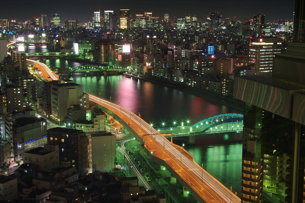 夜の隅田川