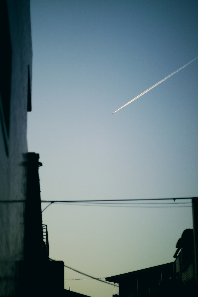 願いと飛行機雲。