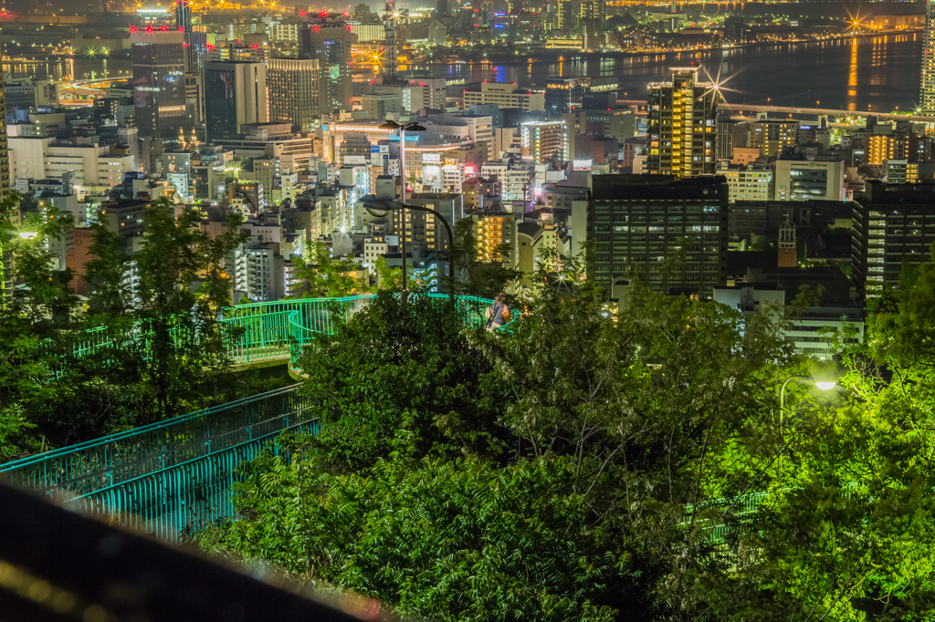 女 神 橋