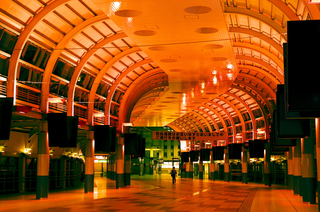 深夜の品川駅