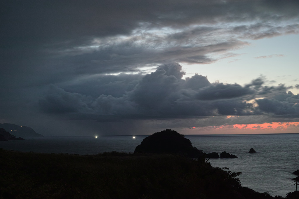 夕立と夕焼け