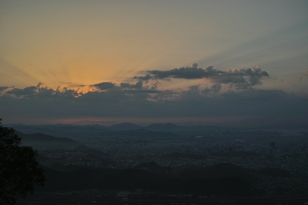 日が昇る