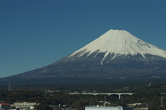 大阪へ向かう車窓から♪