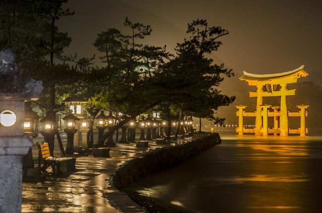 雨の宮島　～夜～
