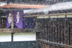 高山陣屋　急な雨