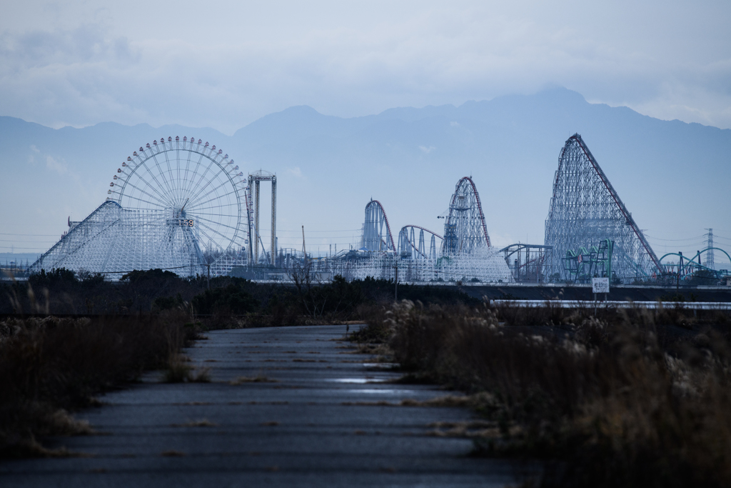 遊園地のある風景