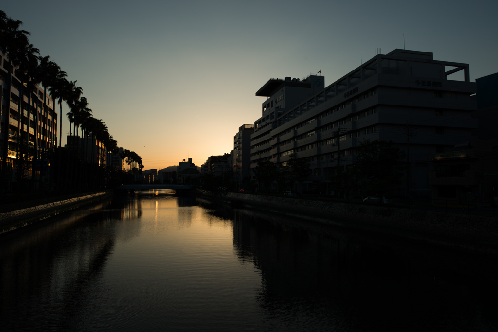 高知市内　橋の上から