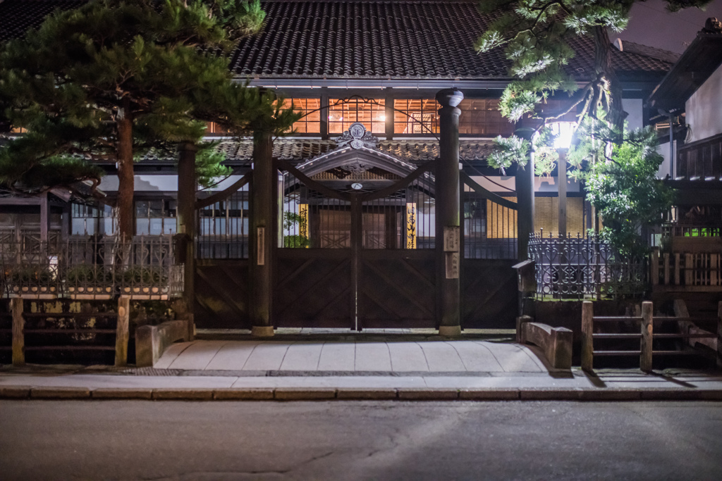 高山 夜の町並み2