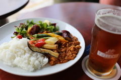 夏野菜と鶏肉のキーマカレー＆ロンドンプライド
