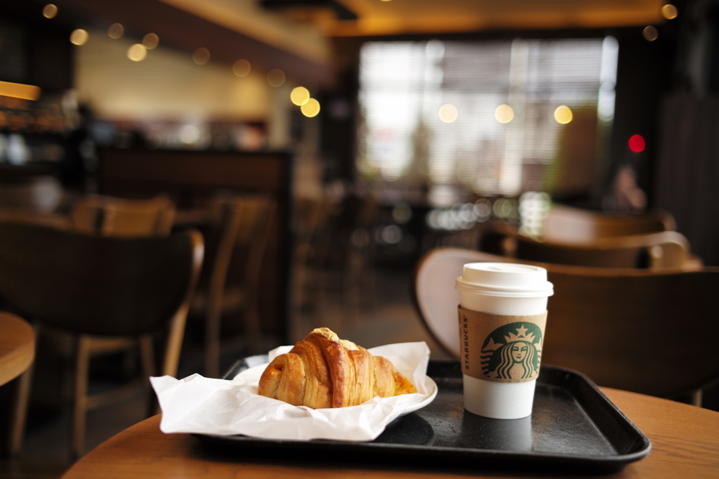スターバックスで朝食を