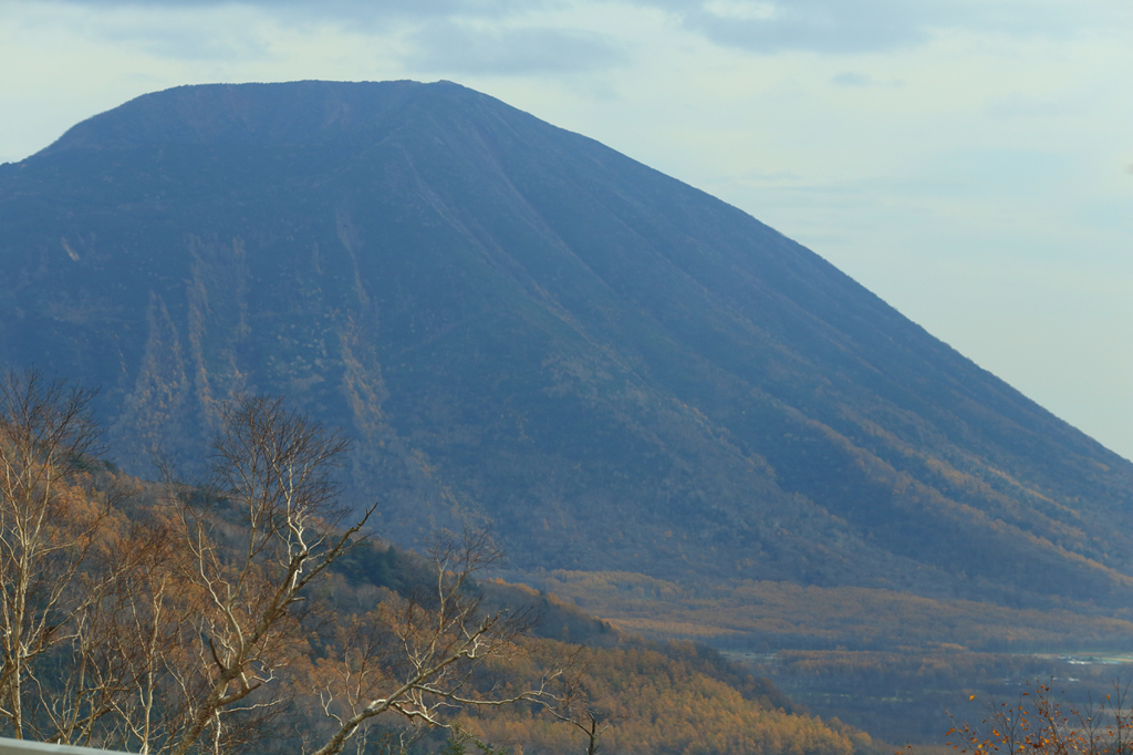 男体山