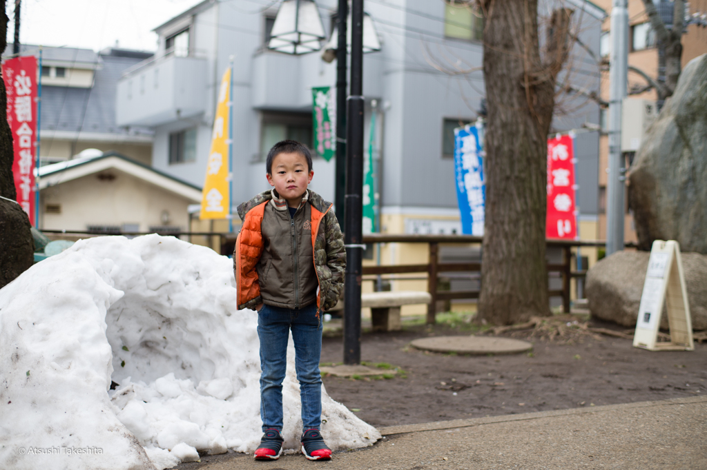 かまくらと少年