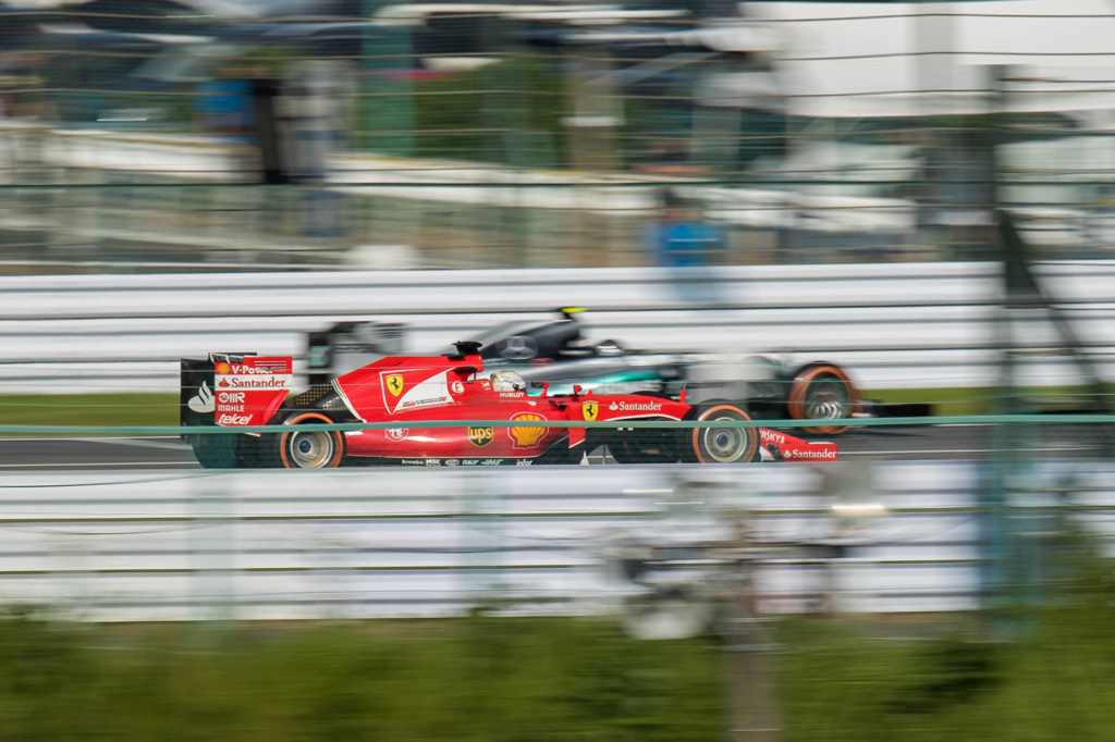 2015　No.92　『決勝　タイヤ交換で3位に後退』