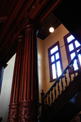 円柱と階段～旧岩崎邸