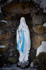 岩屋のマリアが見つめるものは。