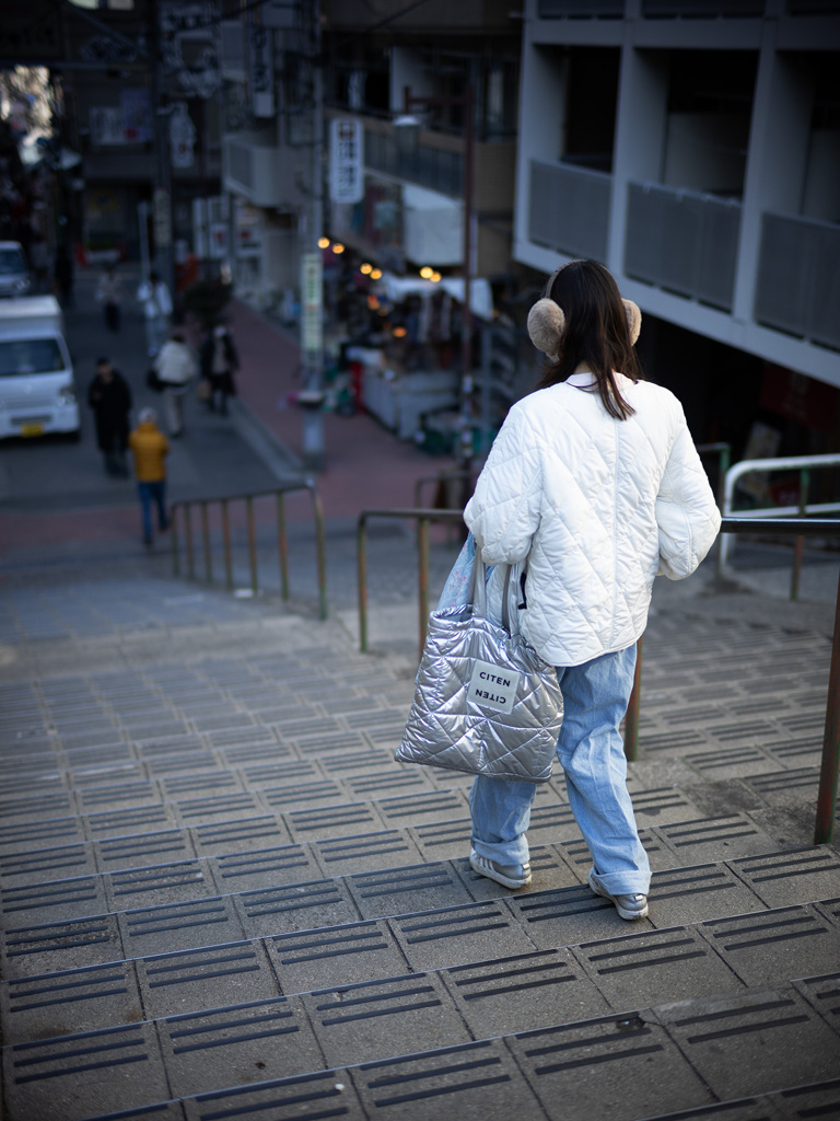 だんだんとおりていく夕やけだんだん