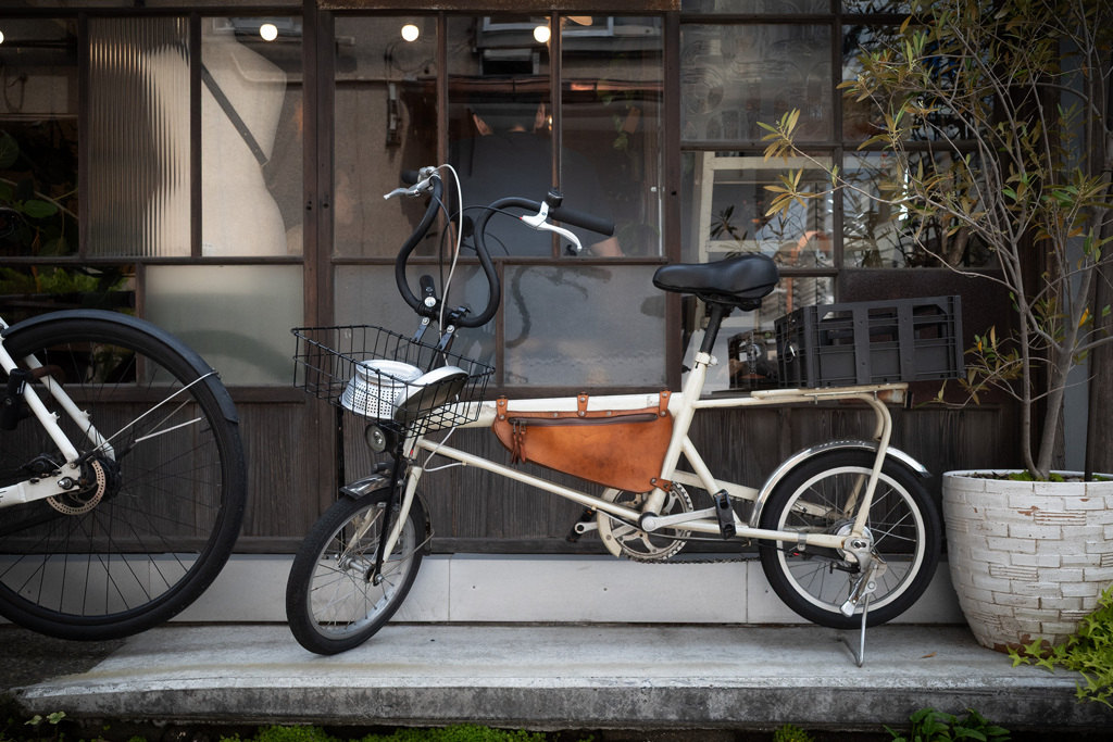自転車のある街角