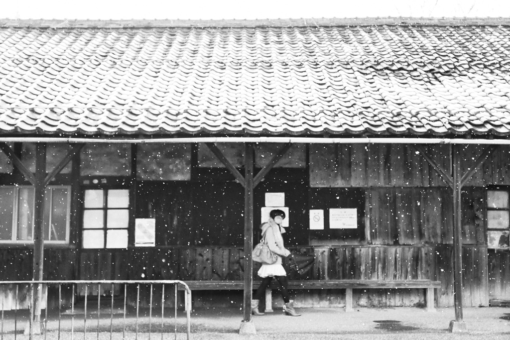 雪の日～日野駅