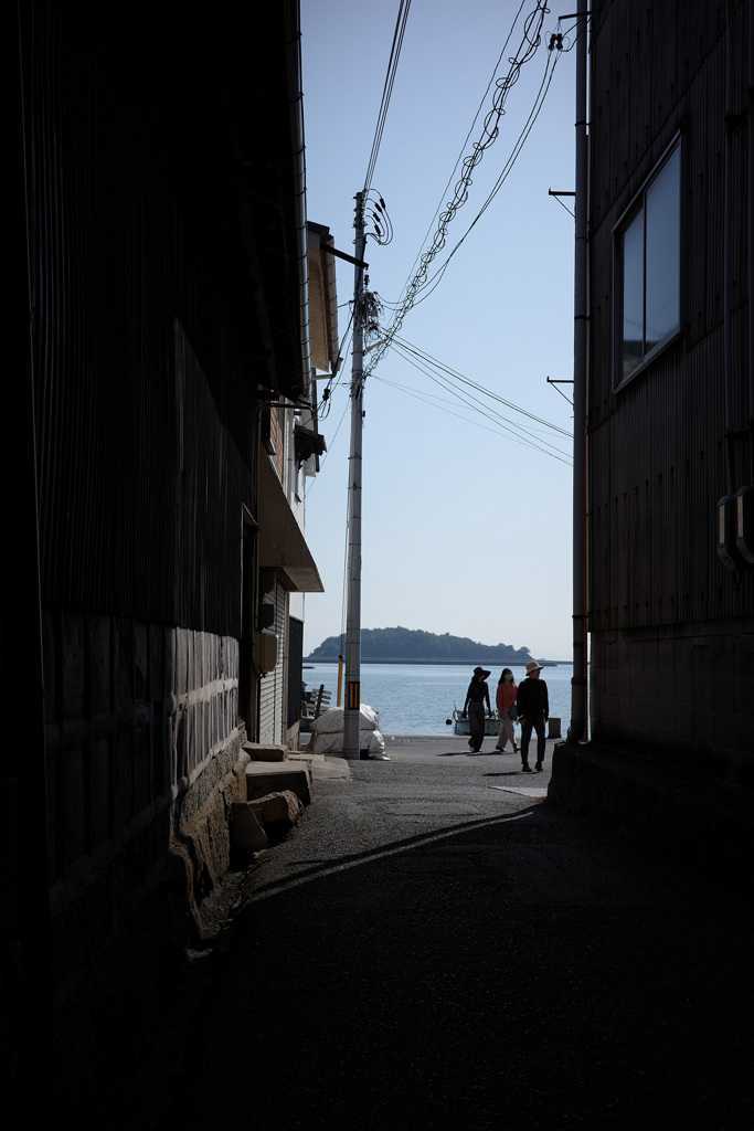 海へ向かう小径
