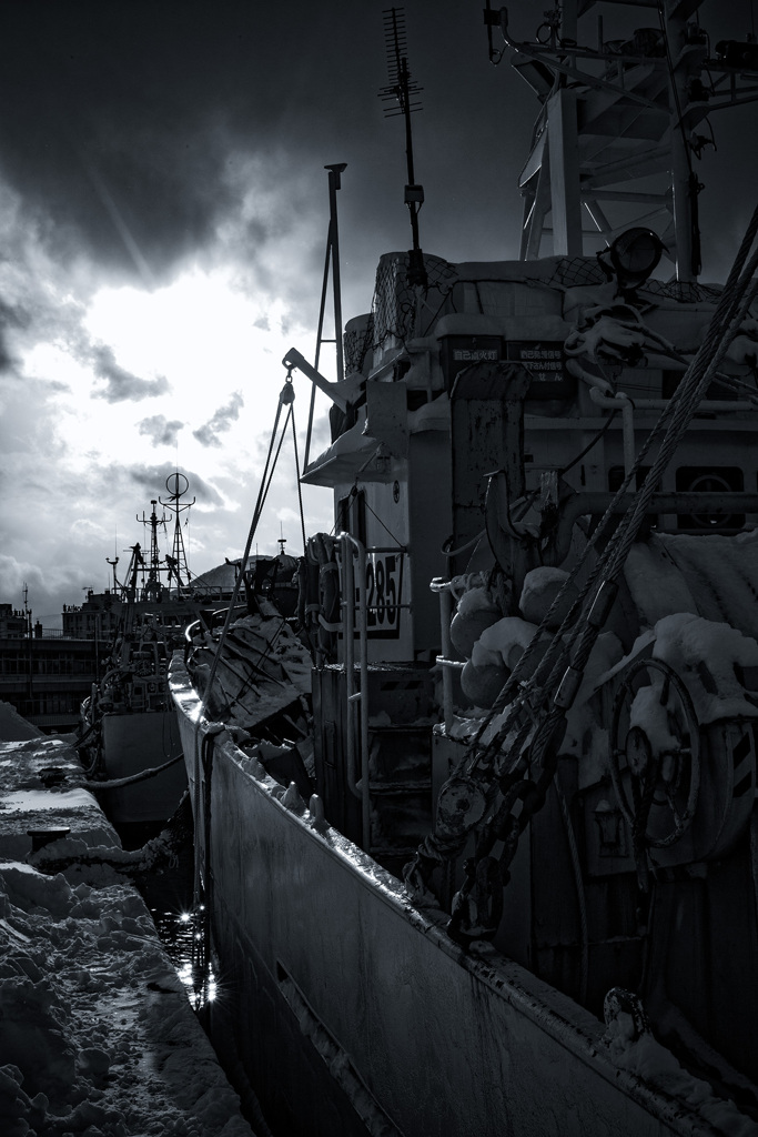 二月の小樽港にて
