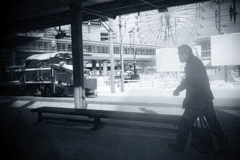 ラッセル車の停まるホーム