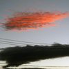 赤と黒な雲