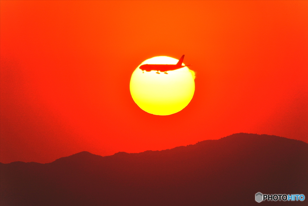 2019-4-3　夕日と飛行機２　B777