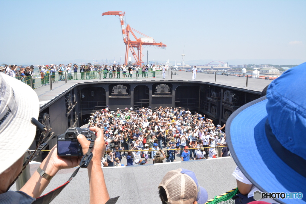 護衛艦いずも　一般公開　飛行甲板エレベーター