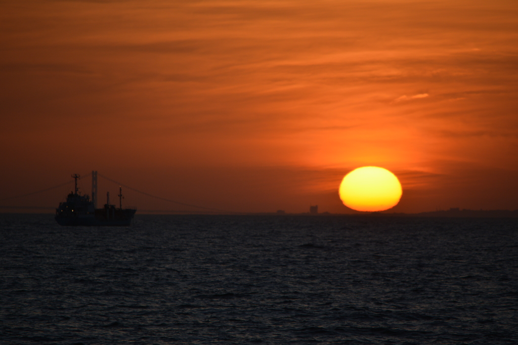 夕日と明石海峡大橋